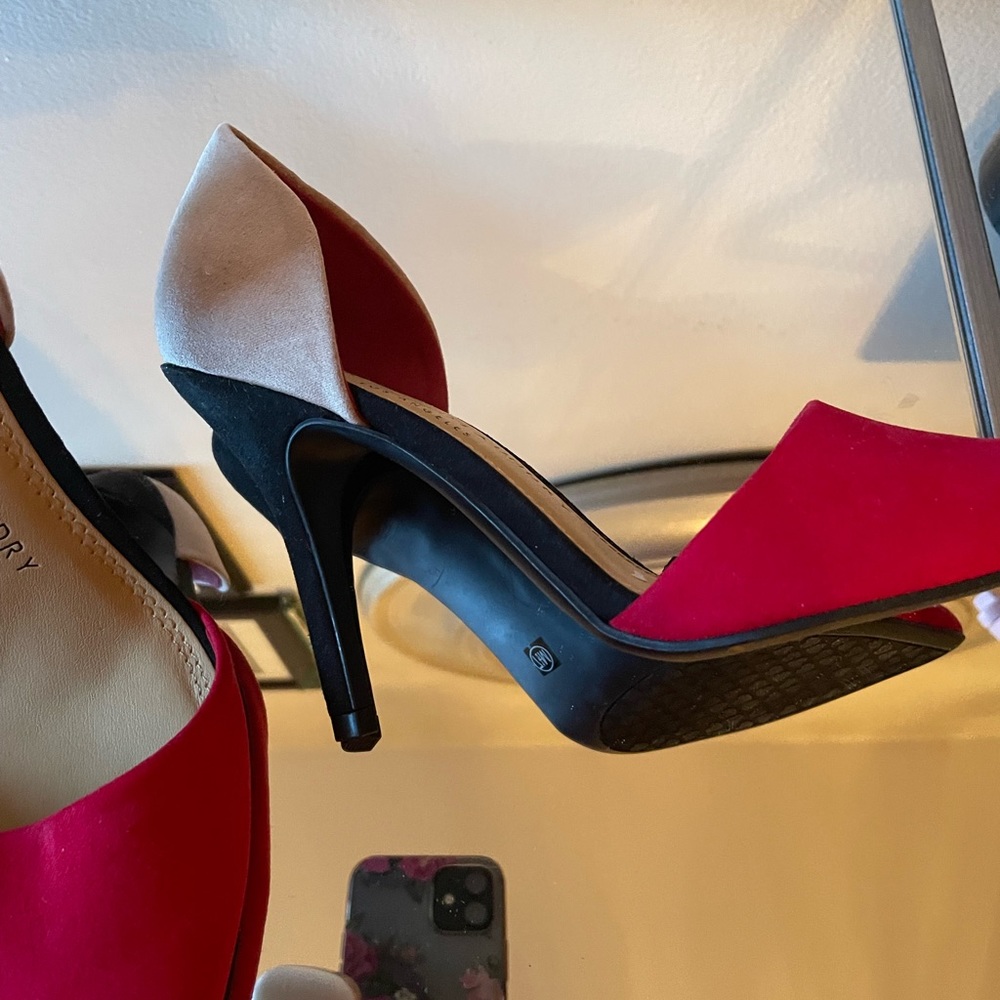 Multi color red, black, taupe